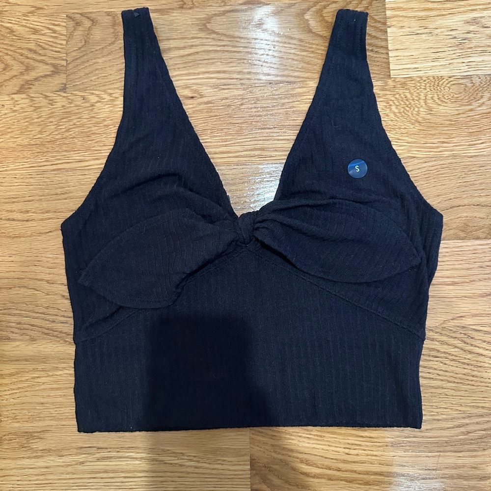 Abercrombie & Fitch knot front crop top